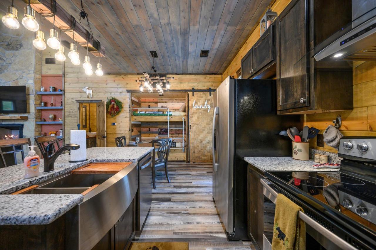 The Adirondack Honeymoon Hot Tub Soaking Tub Wood Burning Fireplace Stephens Gap Exterior foto